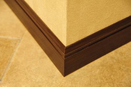 11              辦公室裝修木質(zhì)踢腳線(xiàn).jpg