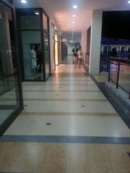 11           拋光磚地面.jpg