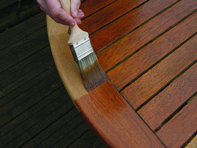 9   水性木器漆涂刷.jpg